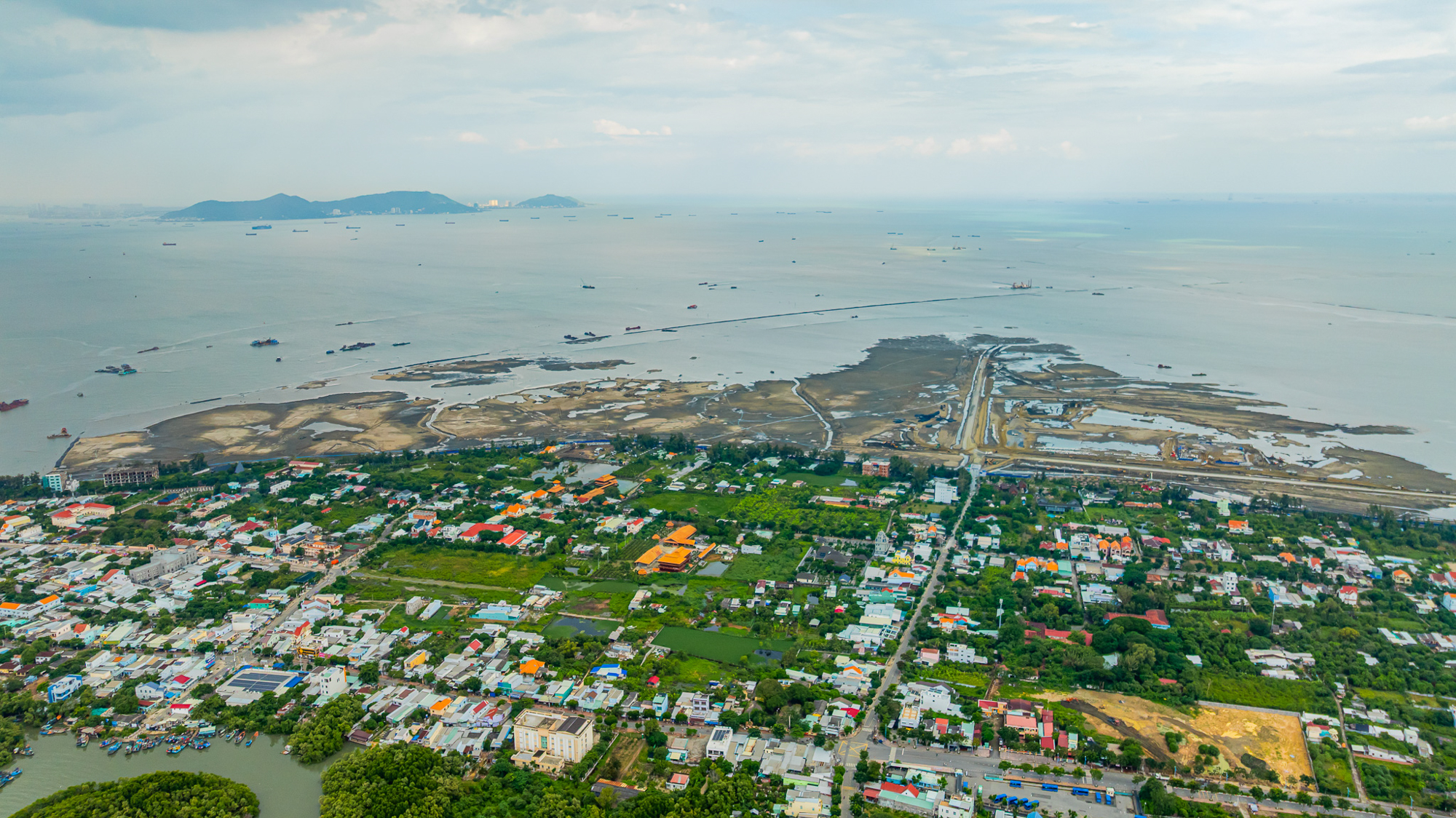 Nhà đầu tư cả nước chọn Vinhomes Green Paradise để đón sóng